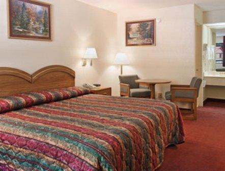 Amerivu Inn & Suites - Helen - Downtown الغرفة الصورة