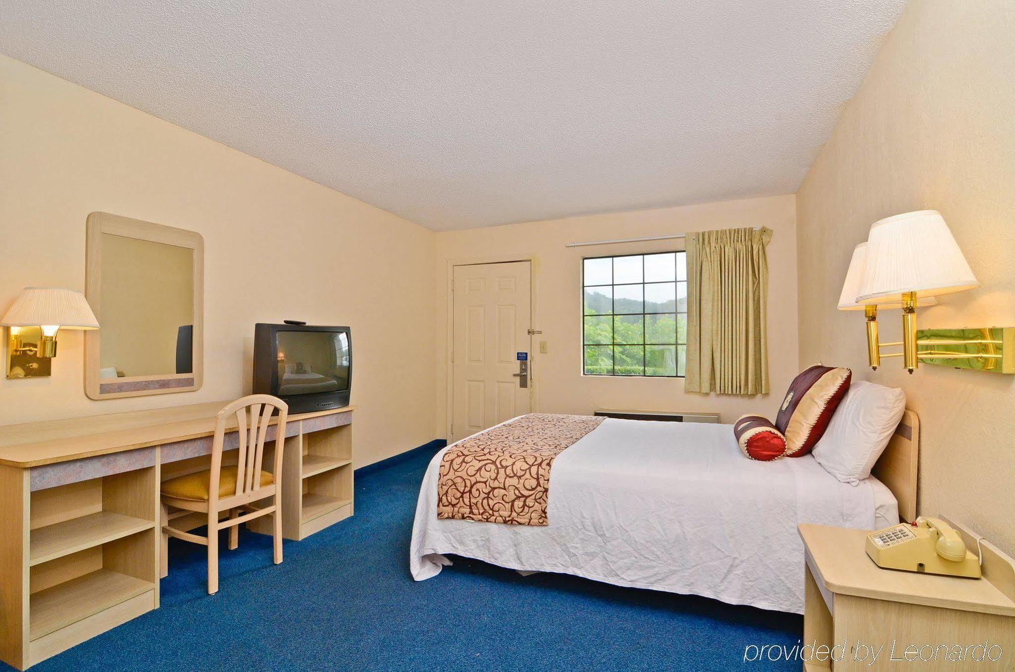 Amerivu Inn & Suites - Helen - Downtown الغرفة الصورة